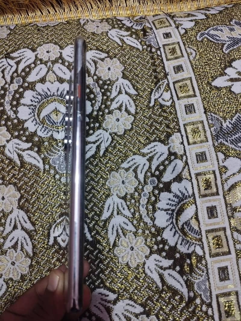 Tecno CAMON 40 Pro 6