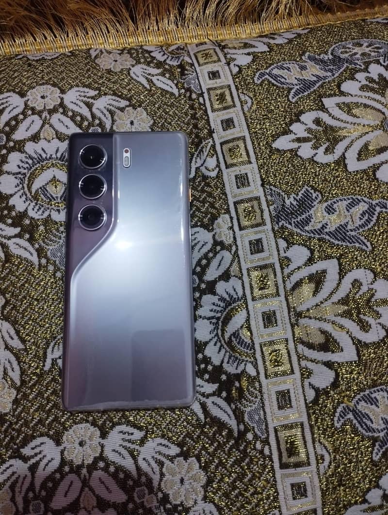 Tecno CAMON 40 Pro 7