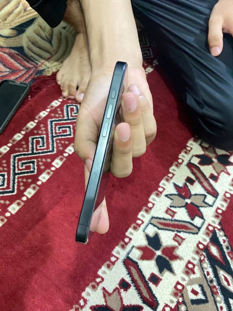 Apple iPhone 15 Pro 1
