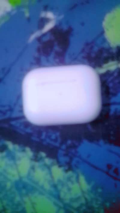 airpord apple 2nd gen white colour