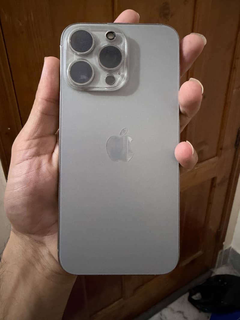 Apple iPhone 15 Pro Max 2