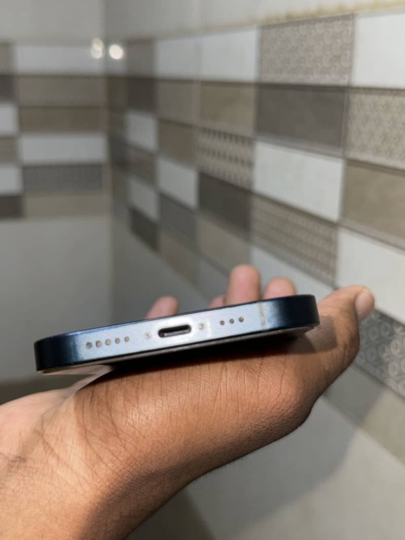 Apple iPhone 13 4
