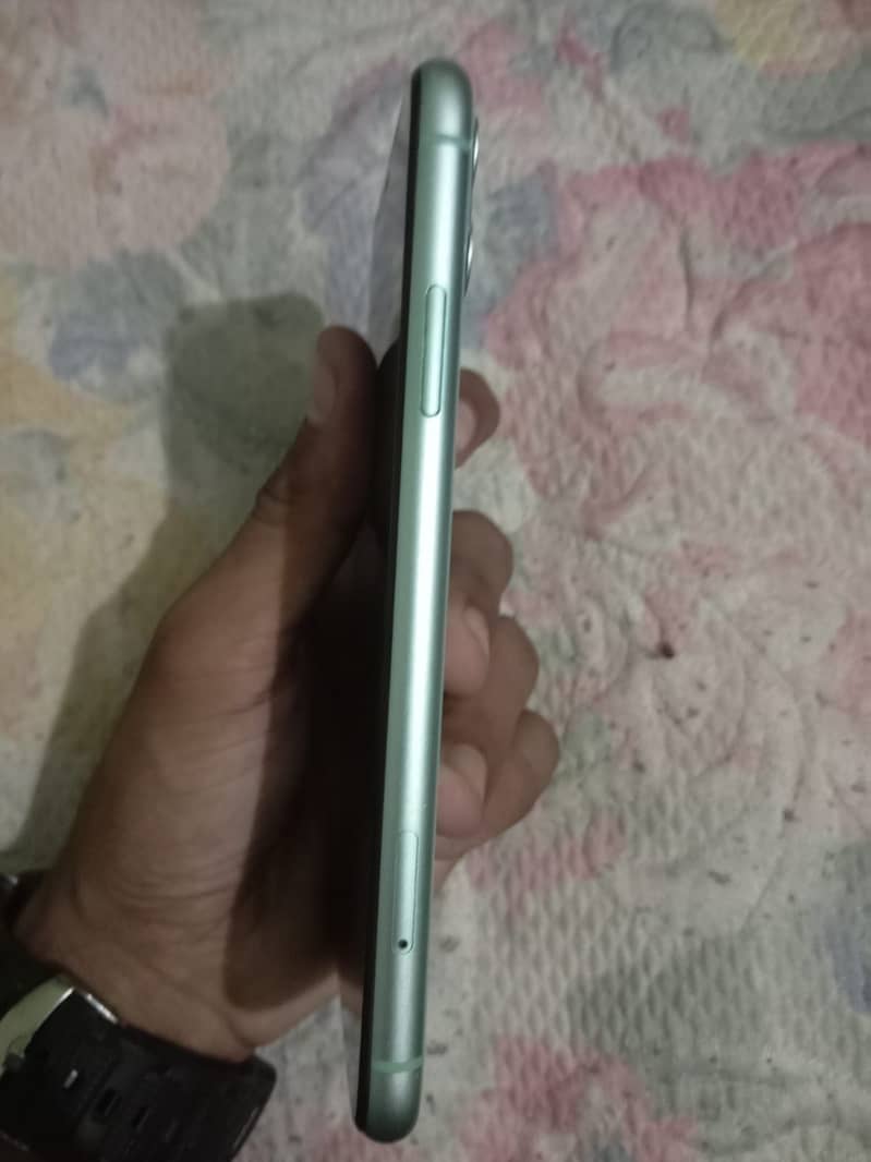 Apple iPhone 11 5