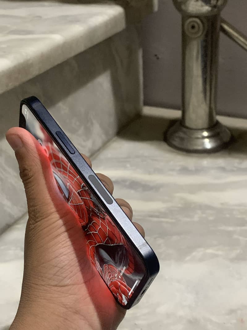 Apple iPhone 12 mini 2
