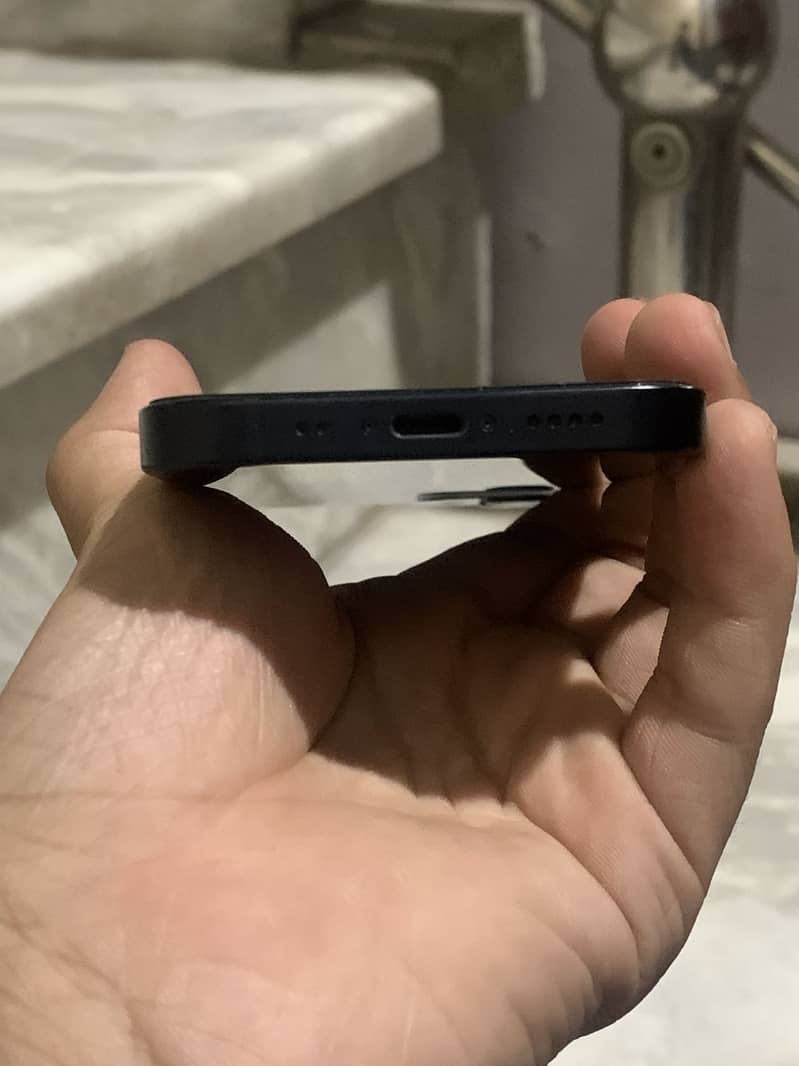 Apple iPhone 12 mini 3