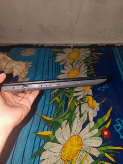 Lenovo IdeaPad Laptop - Almost New Board & Specs (Screen/Hinge Issue)