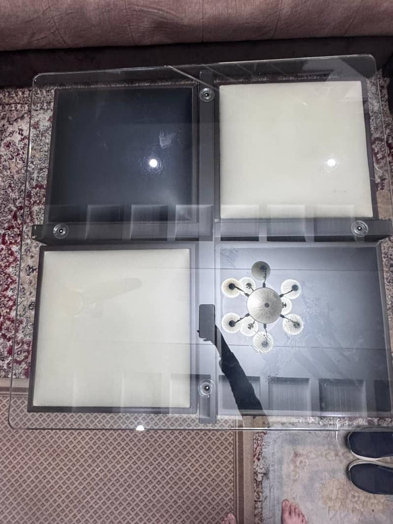 Centre table with 4 stools 0