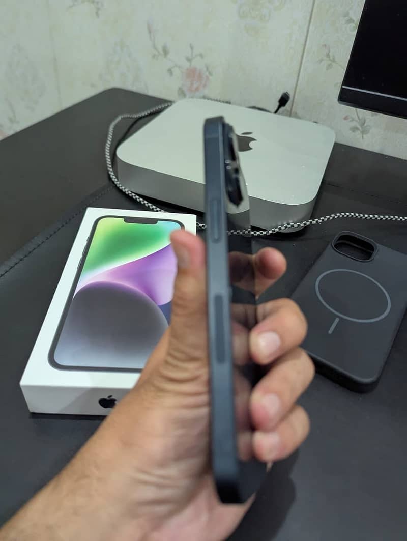iPhone 14 7