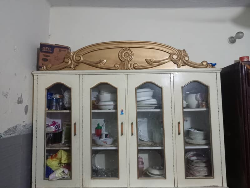 chowcase 4