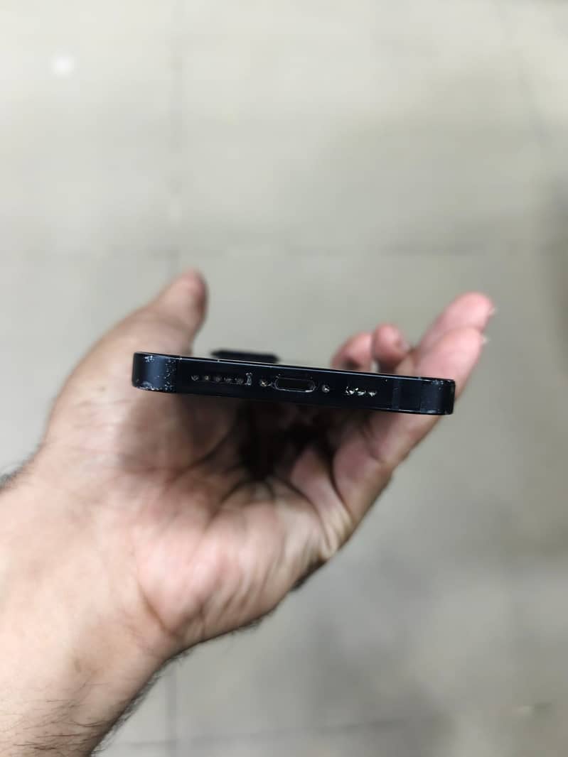 Apple iPhone 13 7