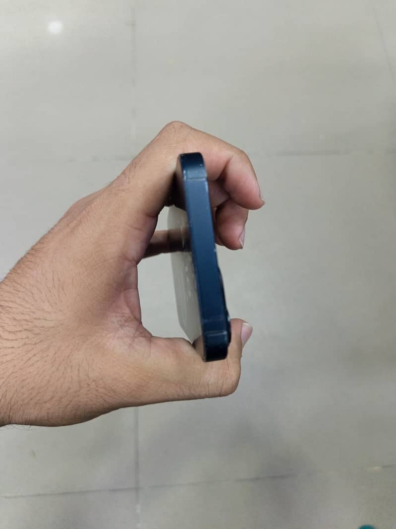 Apple iPhone 13 9