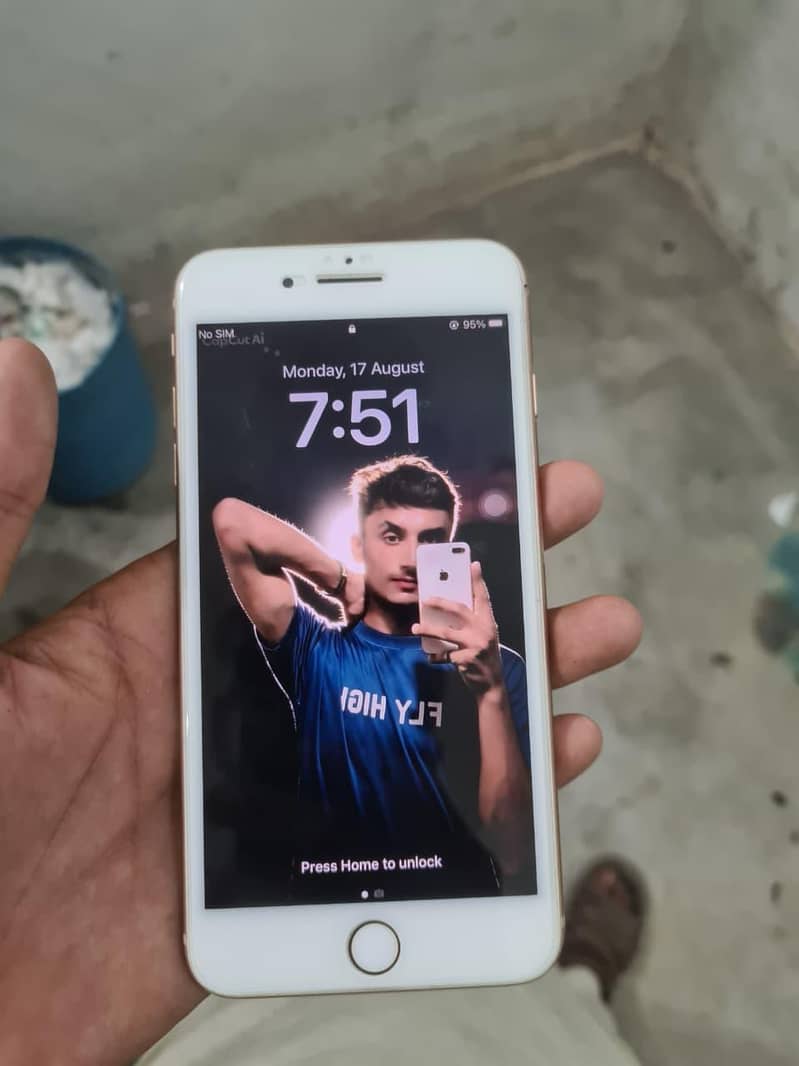 Apple iPhone 8 Plus 9