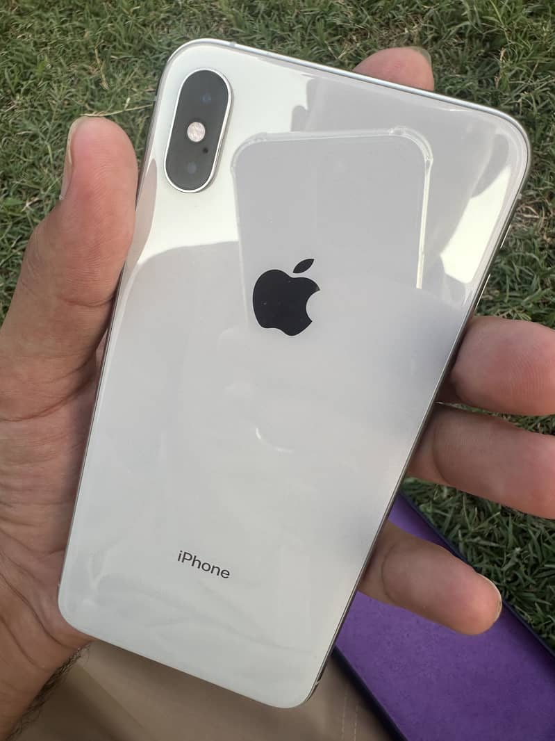 Apple iPhone XS Max 0