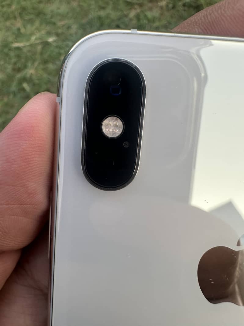 Apple iPhone XS Max 1
