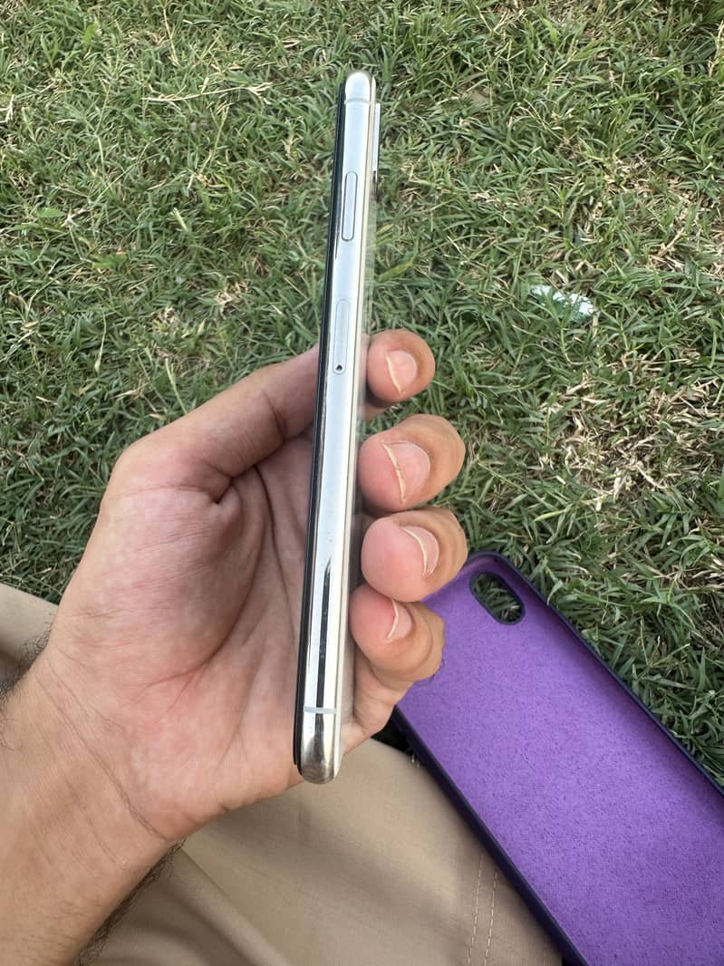 Apple iPhone XS Max 2