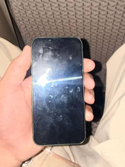 Apple iPhone 13