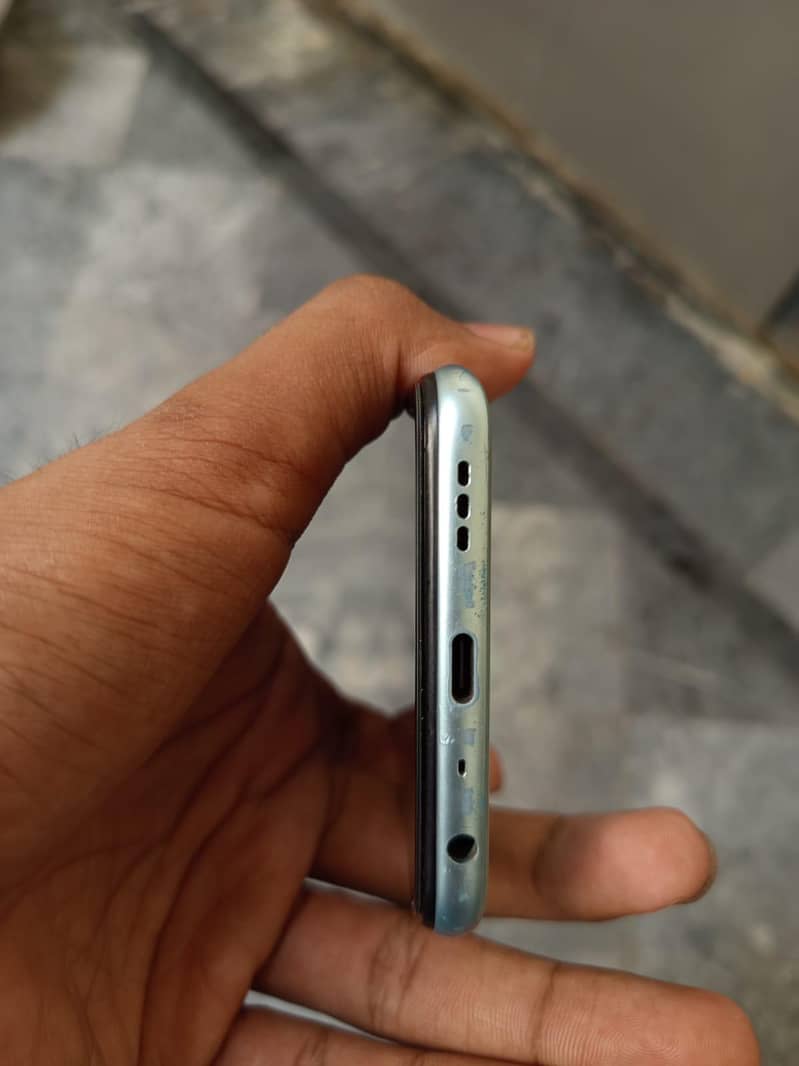 Oppo A76 3