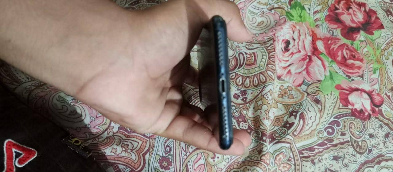 Apple iPhone 7 Plus 1