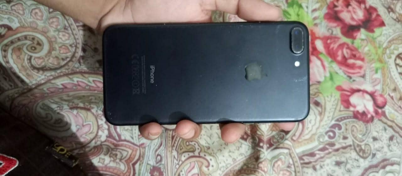 Apple iPhone 7 Plus 2