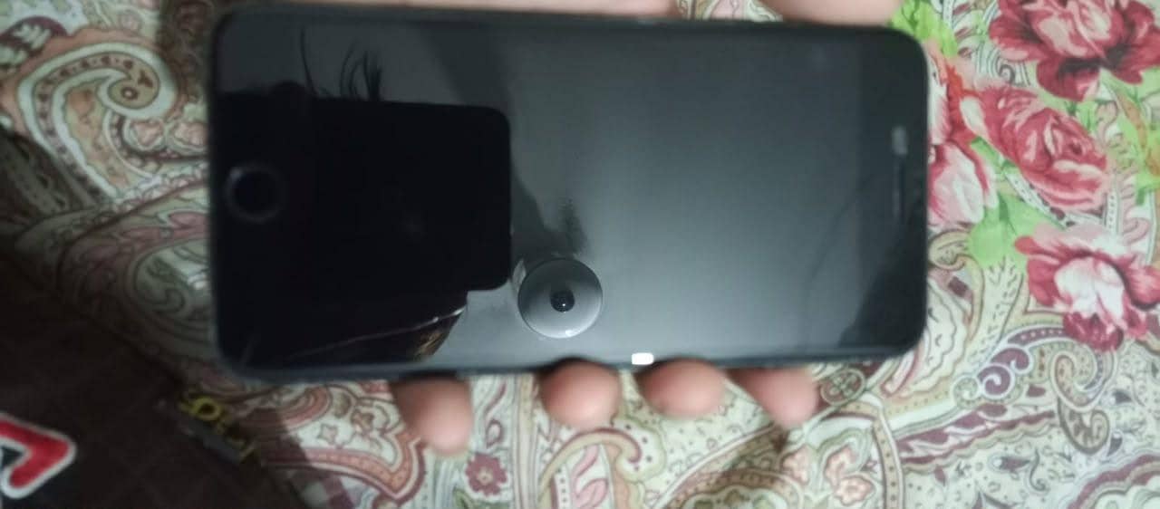 Apple iPhone 7 Plus 3