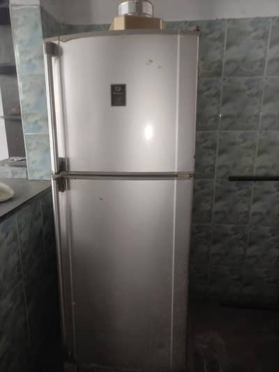 good condition fridge only Whatsapp 03497650455