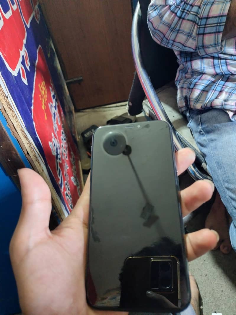 Apple iPhone XS 1