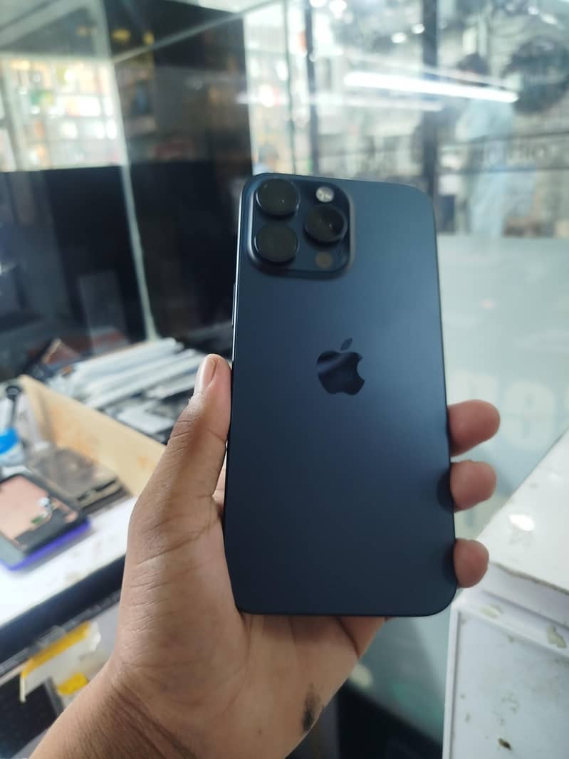 Apple iPhone 15 Pro Max 1