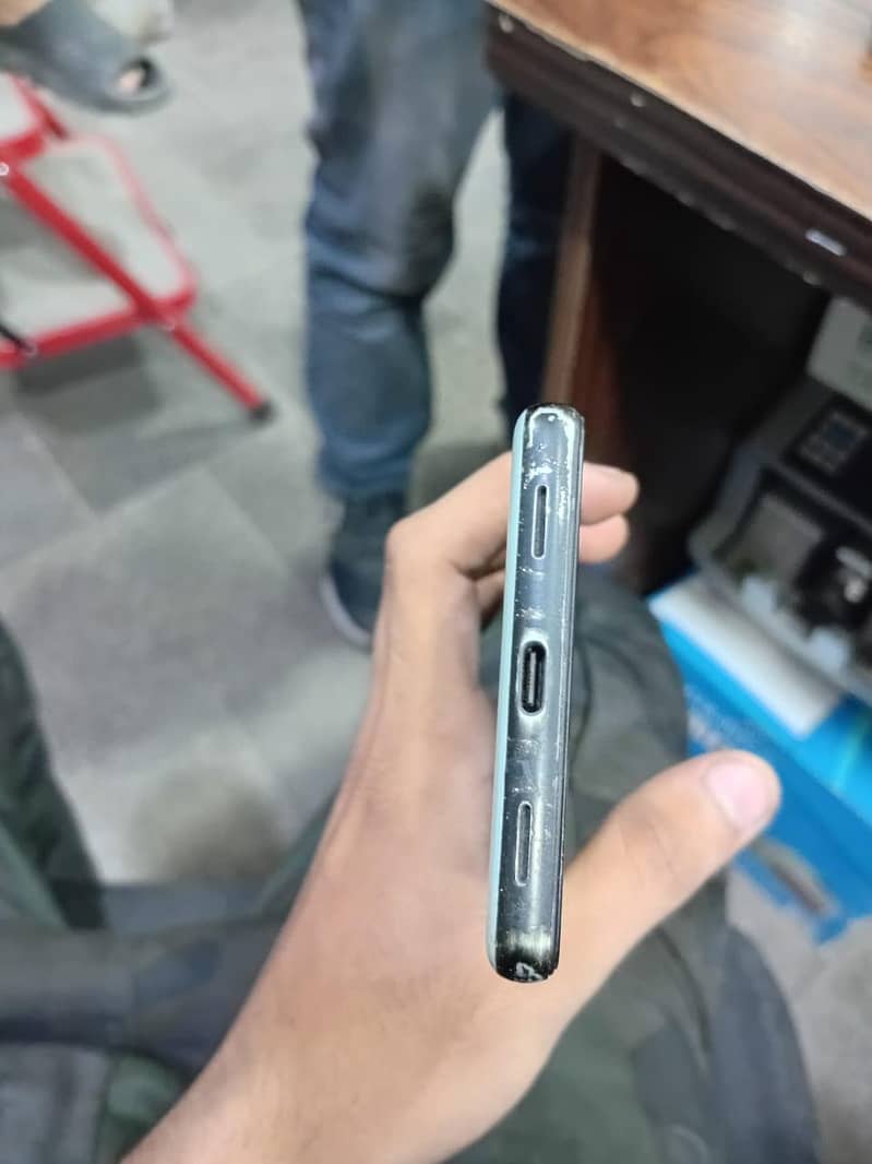 Google Pixel 6a 5