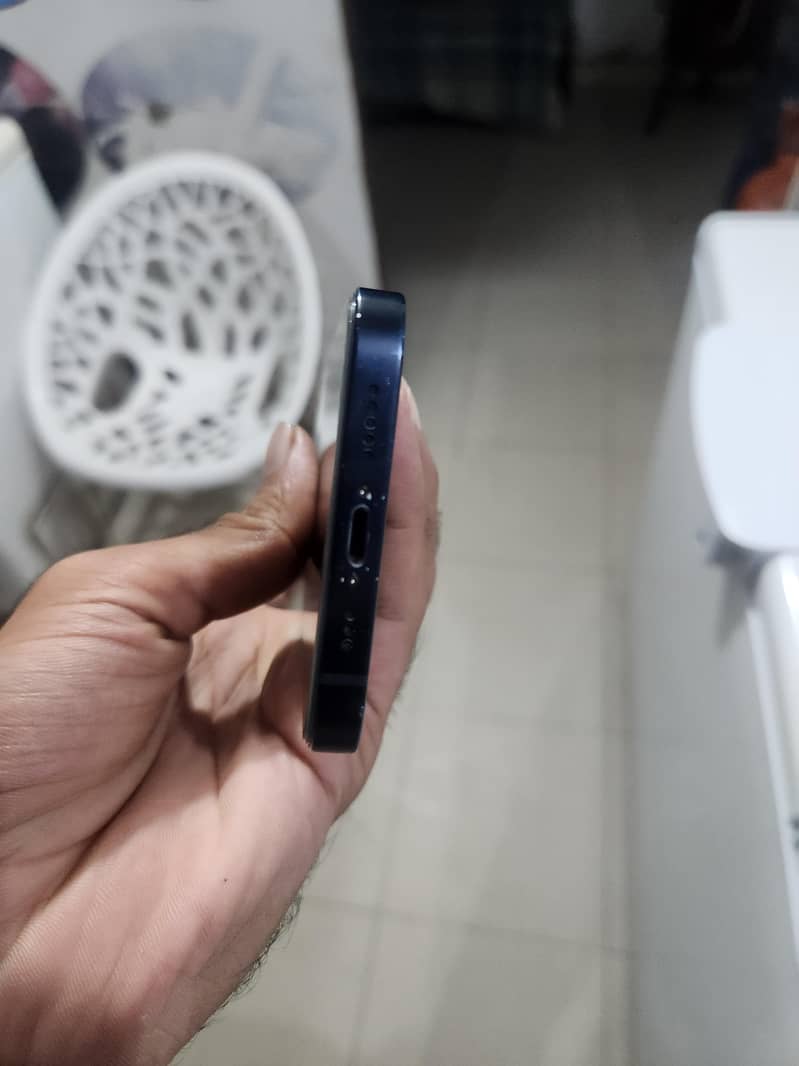 Apple iPhone 12 3