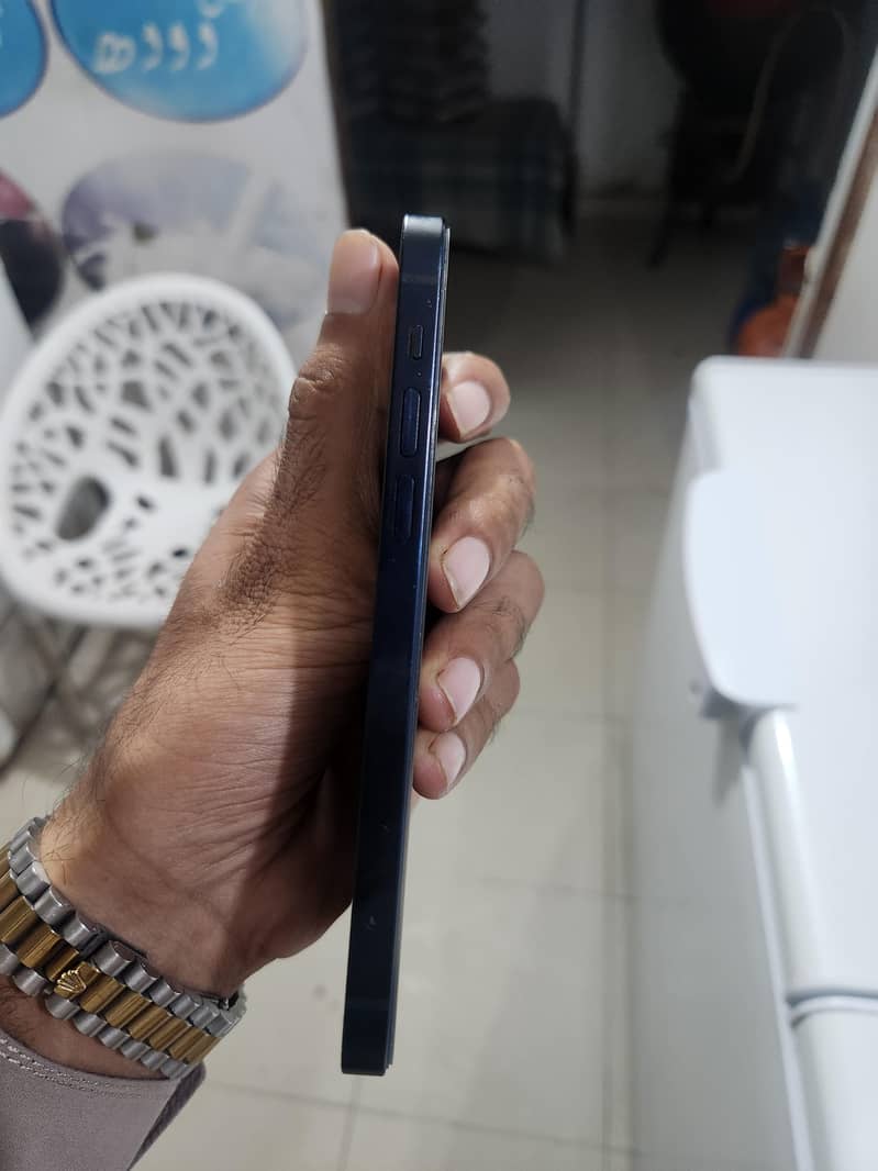 Apple iPhone 12 5