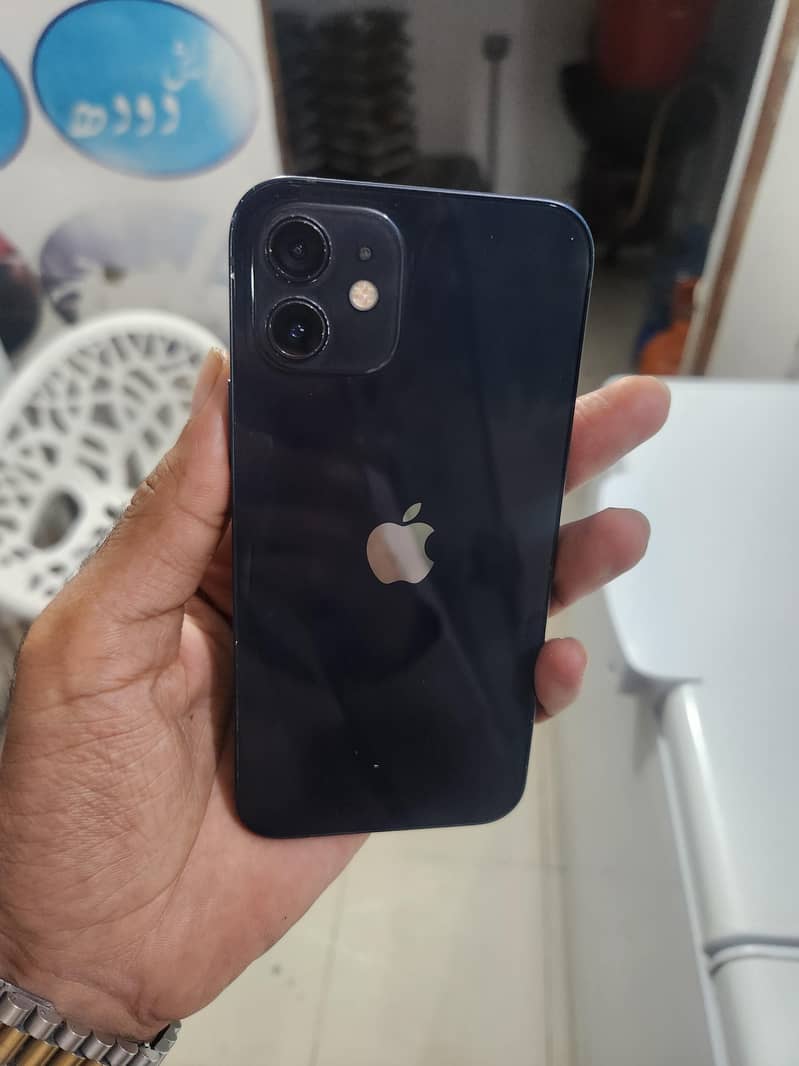 Apple iPhone 12 6