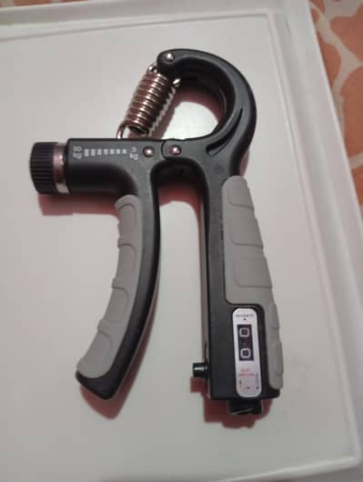 BRAND NEW HAND GRIPPER