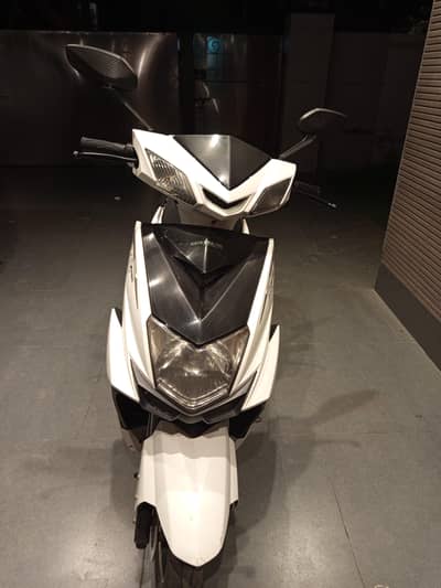 Jolta JES 70Li Scooty