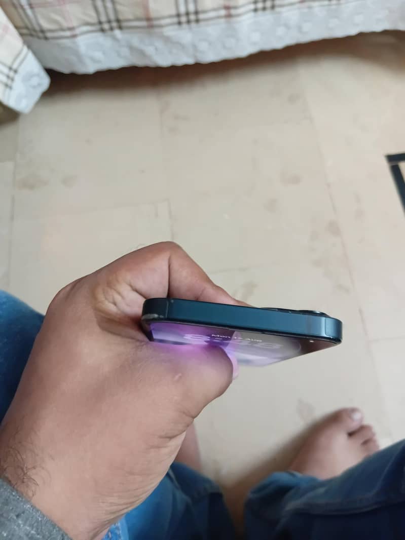 Apple iPhone 13 1