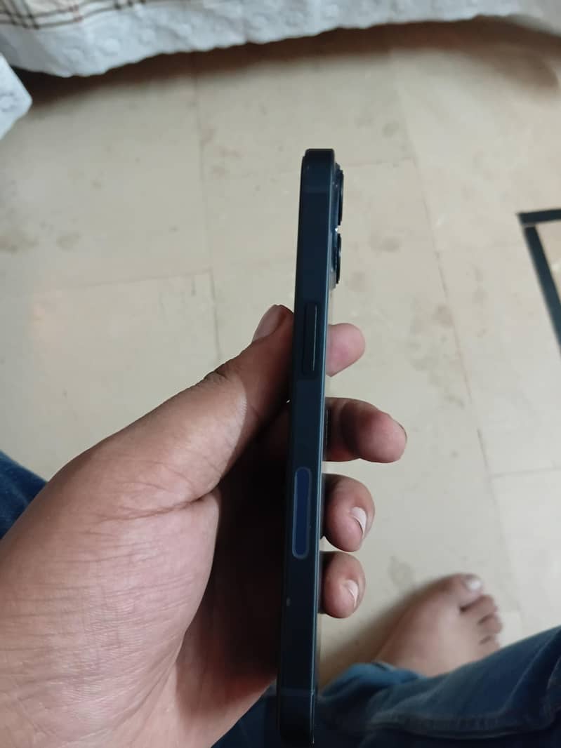 Apple iPhone 13 3