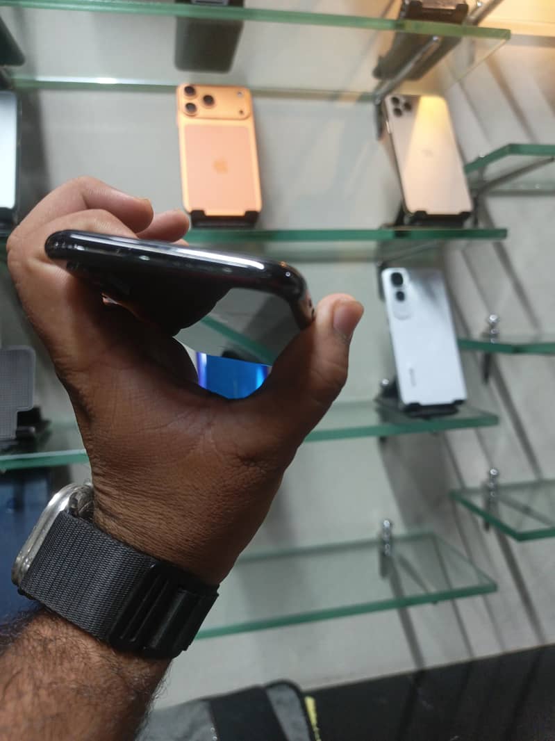 Apple iPhone X 2