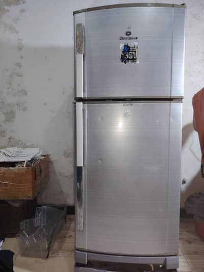 Dawlance LVS Medium Size Refrigerator for Sale.