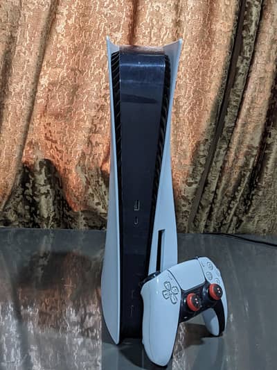 PS5 Disc Edition — Excellent Condition + 3 Free Games 