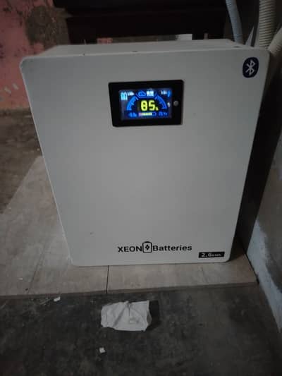 Xeon lithium battery 25.6volts only just 9days used just buy and use