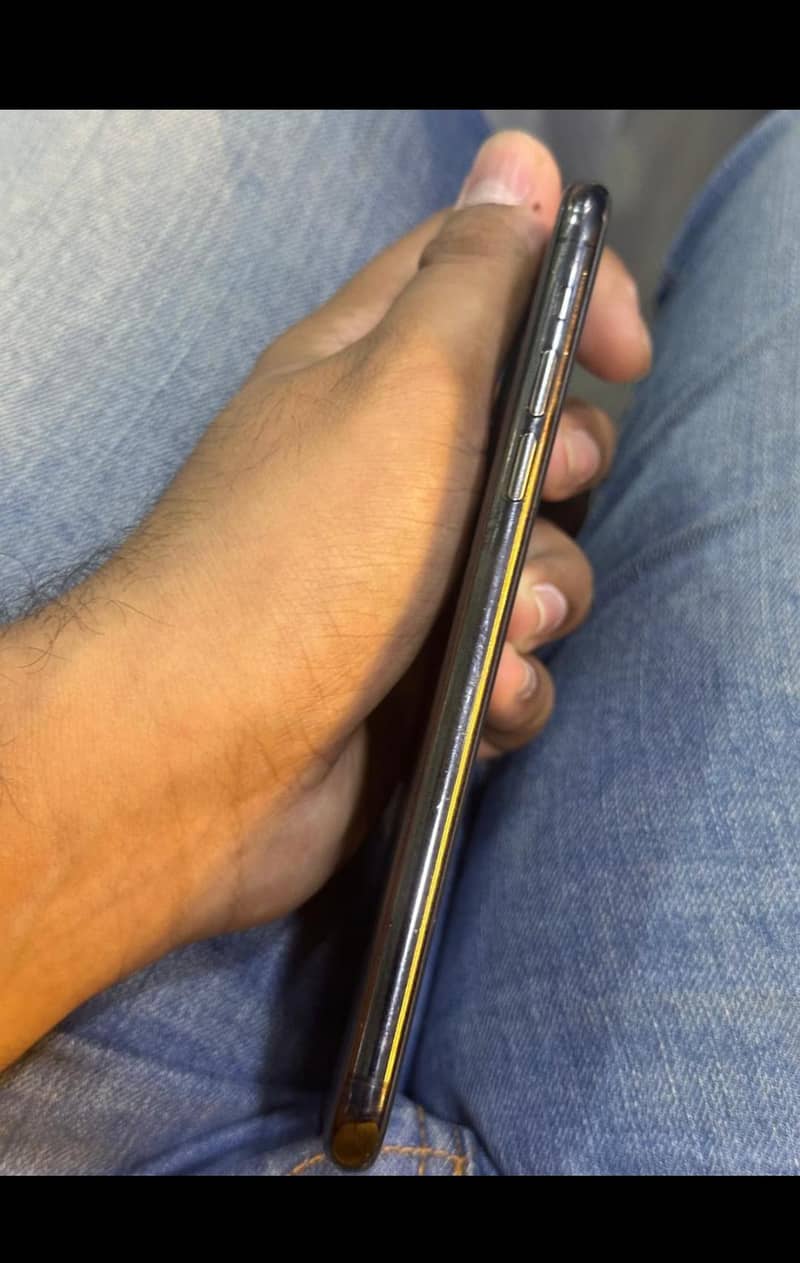 Apple iPhone 11 Pro Max 3