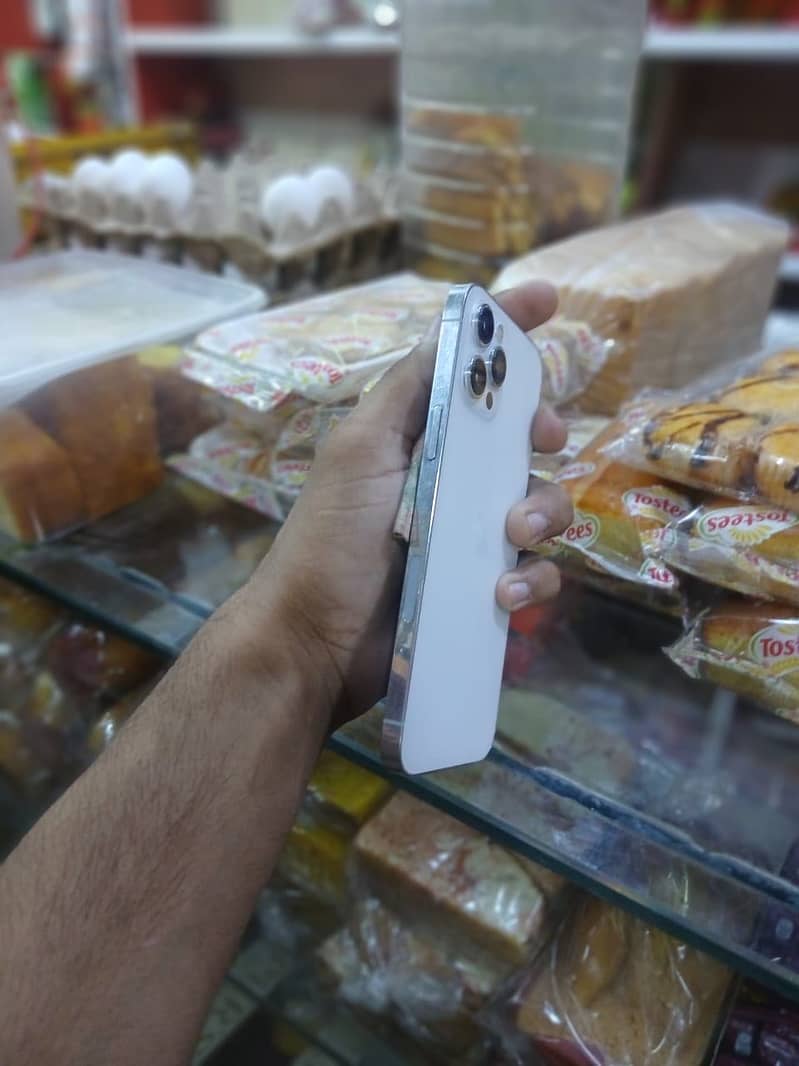 Apple iPhone 12 Pro Max 6