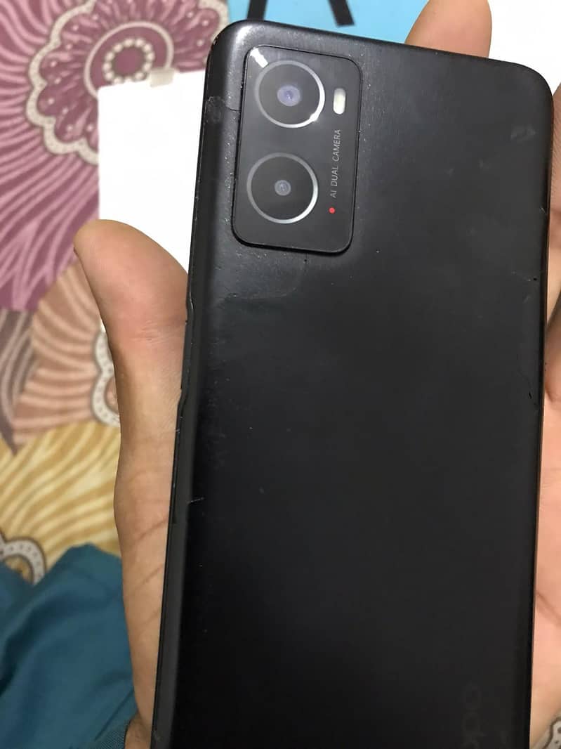 OPPO A76 3