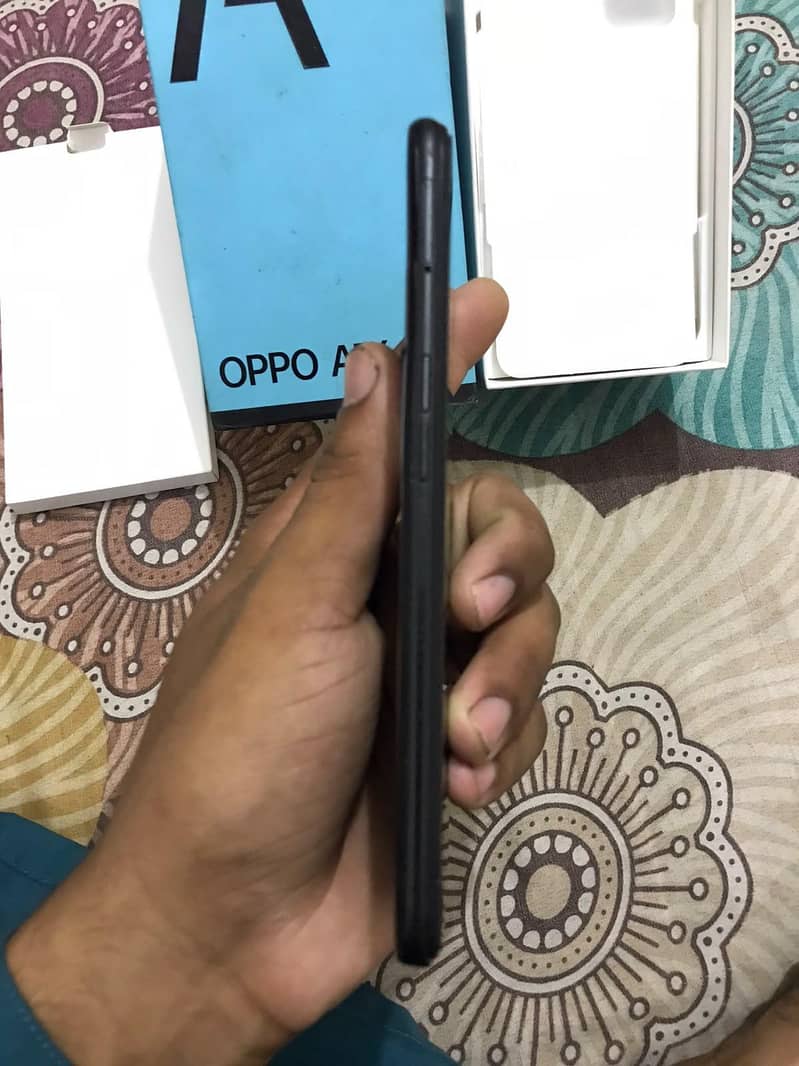 OPPO A76 7