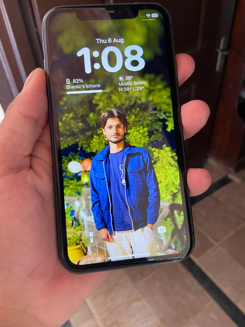 Apple iPhone 11 4