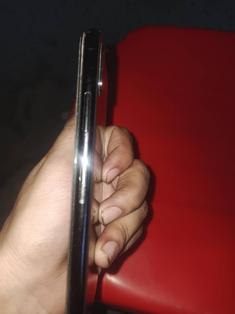 Apple iPhone X 3
