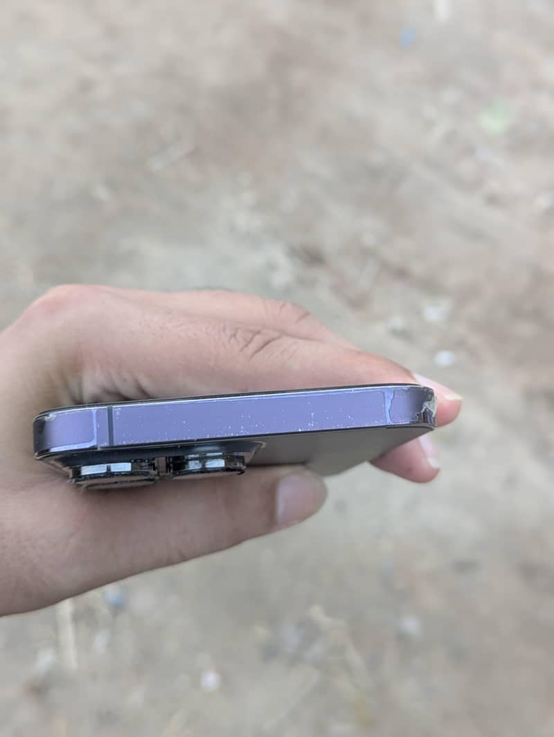 Apple iPhone 14 Pro Max 1