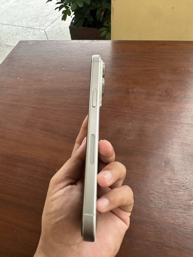 Apple iPhone 15 Pro Max 1