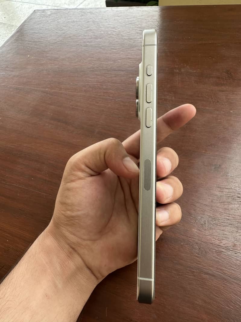 Apple iPhone 15 Pro Max 3