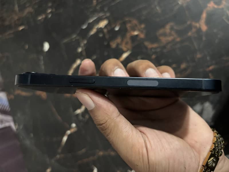 Apple iPhone 13 jv 4