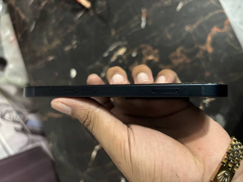 Apple iPhone 13 jv 5